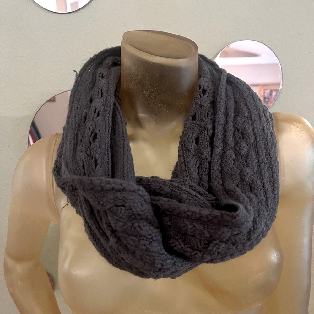 EUC Grey Cable Knit Infinity Scarf